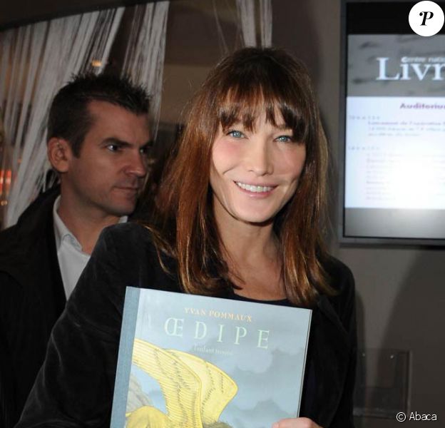 Carla Bruni-Sarkozy au Salon du livre 2011, le vendredi 18 mars 2011.
