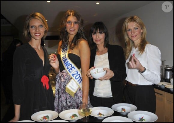 Sylvie Tellier, Laury Thilleman, Mathilda May et Sandrine Corman au lancement du fromage Philadelphia, au coeur du quartier de Montorgueil, à Paris. 23/03/2011