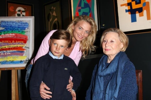 Michèle Morgan, Sarah Marshall et son fils au 89e anniversaire de l'actrice. Mars 2009