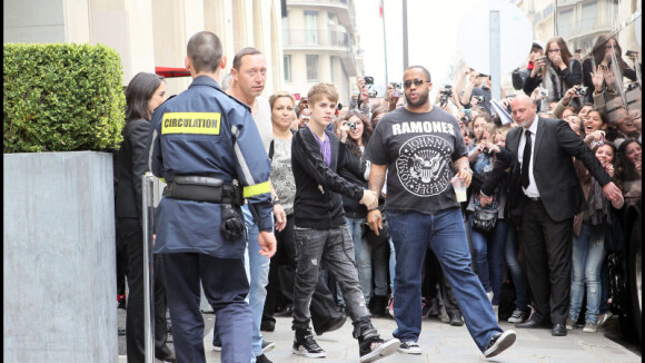Justin Bieber : Avant son show à Bercy, c'est déjà la folie devant son hôtel !