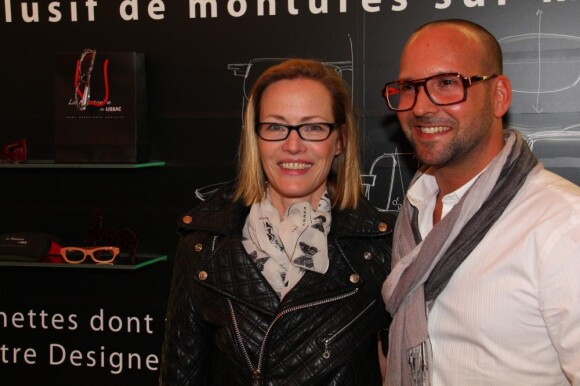 Gabrielle Lazure et le designer Damien Fourgeaud lors de la soirée d'inauguration de la Mezzanine de Lissac à la boutique Opéra à Paris le jeudi 24 mars 2011