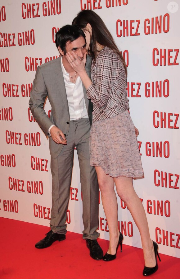 Samuel Benchetrit et Anna Mouglalis à l'occasion de l'avant-première de Chez Gino, au Gaumont Opéra, à Paris, le 29 mars 2011.