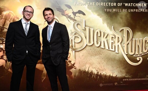 Le casting de Sucker Punch en promotion à Londres le 30 mars 2011. Ici, le réalisateur Zack Snyder (à droite), accompagné par l'un de ses producteurs