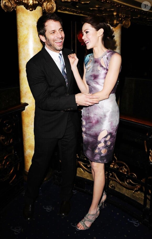 Zack Snyder et Jenna Malone chahutent lors de l'after-party au Café de Paris à Londres le 30 mars 2011