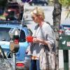 Katherine Heigl face à un parcmètre à Los Angeles (30 mars 2011)