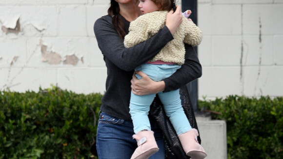 Pendant que Mel Gibson paye, Oksana profite de leur adorable fille Lucia !