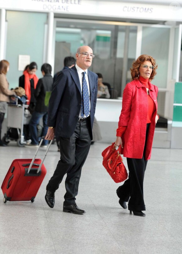 Sophia Loren à l'aéroport de Rome le 20 mars 2011