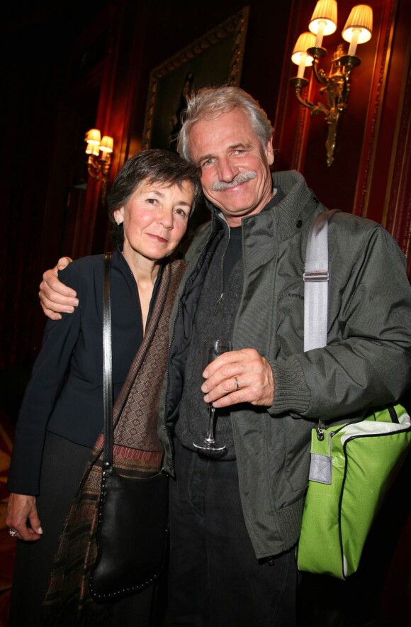 Yann-Arthus Bertrand et son épouse Anne, à Paris, en 2006.