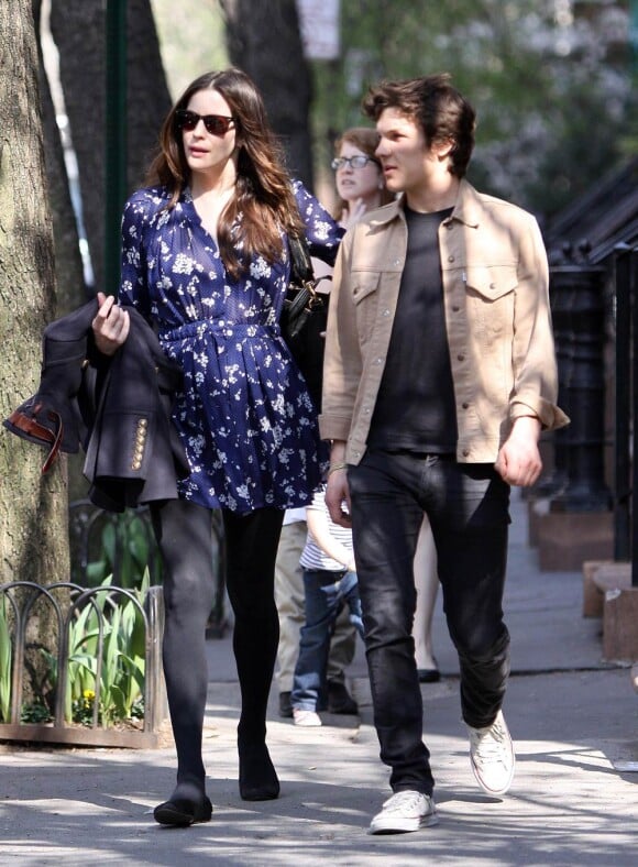 Liv Tyler et son nouveau boyfriend Theo Wenner à New York. 11 avril 2011