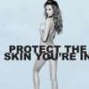 pose pour le T-shirt protect your skin, you're in