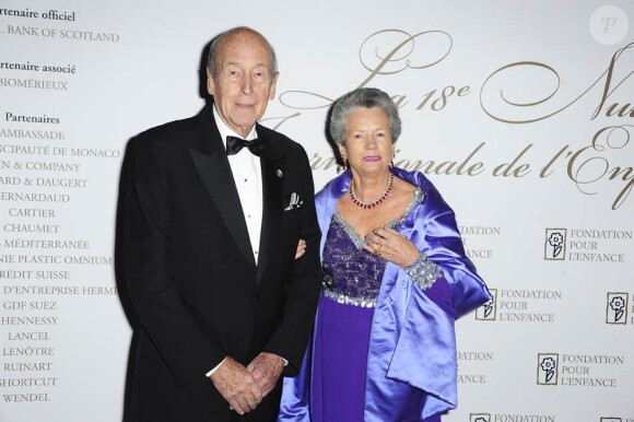 Anne-Aymone Giscard d'Estaing lors du gala de sa Fondation pour l'enfance, le 6 décembre 2010 à Versailles.