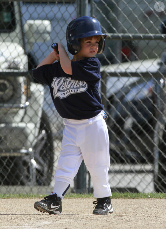 Sean Preston, cinq ans, fils de Britney Spears et Kevin Federline, lors d'un match de baseball, dimanche 10 avril à Los Angeles.