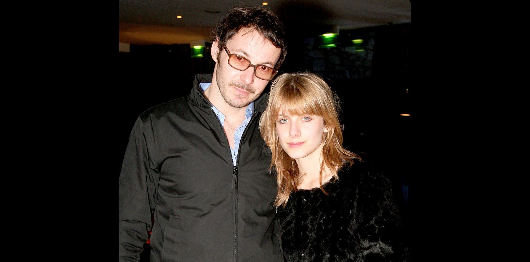 Julie De Bona Et Julien Boisselier Julien Boisselier réunit Mélanie Laurent et Julie Ferrier autour de lui