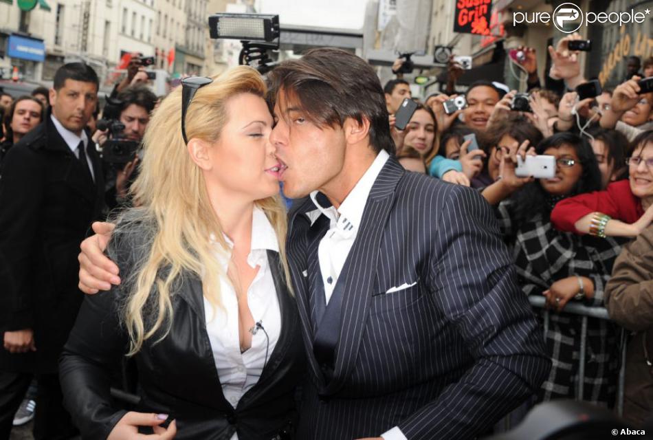 Cindy Et Jauffrey Mariés Au Premier Regard Giuseppe et Cindy, lors d'une séance de dédicace à Paris, mercredi 30