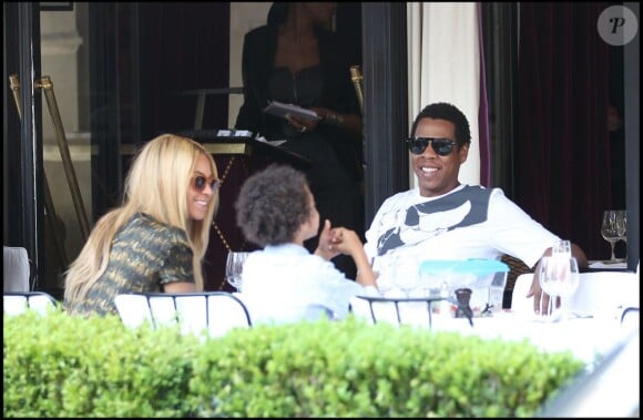 Beyoncé, son mari Jay-Z et son neveu Daniel à Paris le 20 avril 2011