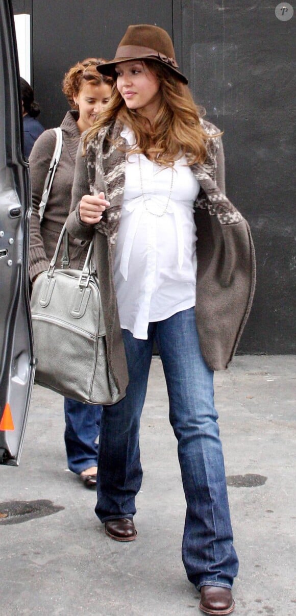 Jessica Alba est simplement sublime avec ce look ultra hype ! Los Angeles, 24 mai 2008