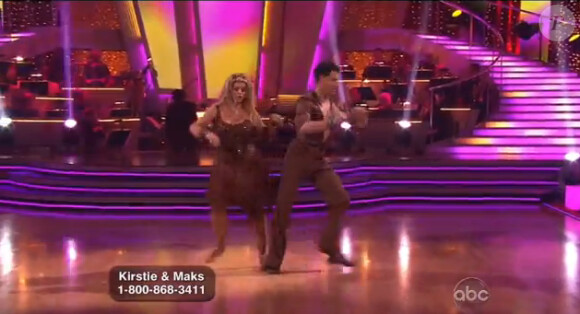 Kirstie Alley et Maksim Chmerkovskiy dansent la samba ! Dancing With The Stars 2011