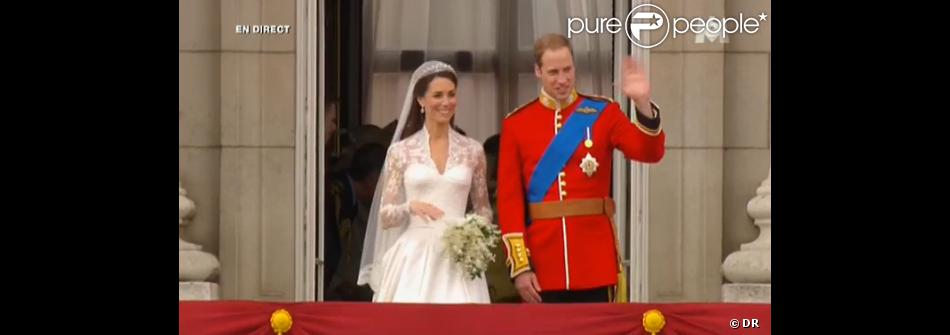 Kate Middleton Et Le Prince William Au Balcon De Buckingham Palace