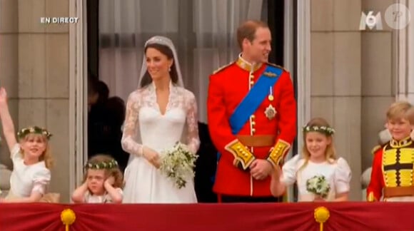Kate Middleton et le prince William, jeunes mariés, au balcon de Buckingham Palace, à Londres, le 29 avril 2011.