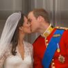 Le premier baiser du Prince William et de Kate Middleton à Buckingham Palace le 29 avril 2011