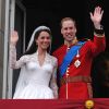 Au mariage du prince William et de Catherine Middleton, les petites demoiselles d'honneur et les jeunes pages, encadrés par les témoins Harry et Pippa, ont tenu leur rang avec classe !