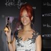 Rihanna, crinière flamboyante et sourire de circonstance présente son nouveau parfum