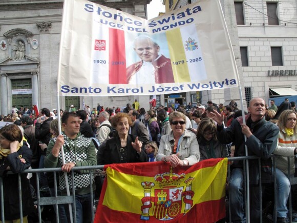 Plus d'un million de fidèles se sont rassemblés dans les rues de Rome pour la béatification du Pape Jean-Paul II le 1er mai 2011