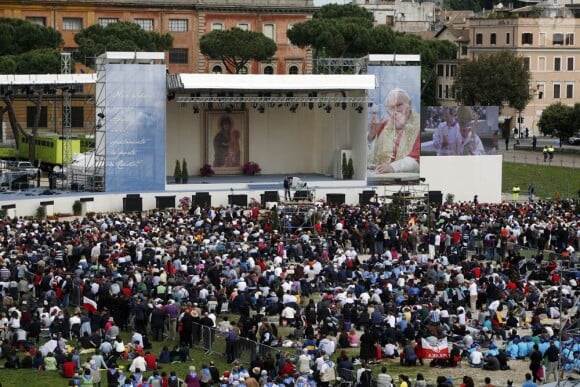 Des centaines de milliers de catholiques sont venus assister à la béatification du pape Jean-Paul II à Rome ce 1er mai 2011