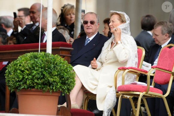 Le roi Albert et la reine Paola de Belgique lors de la cérémonie de béatification du pape Jean-Paul II à Rome le 1er mai 2011