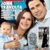 Kelly Preston et John Travolta présentent leur dernier né, Benjamin, en couverture du magazine Hello!, avril 2011.