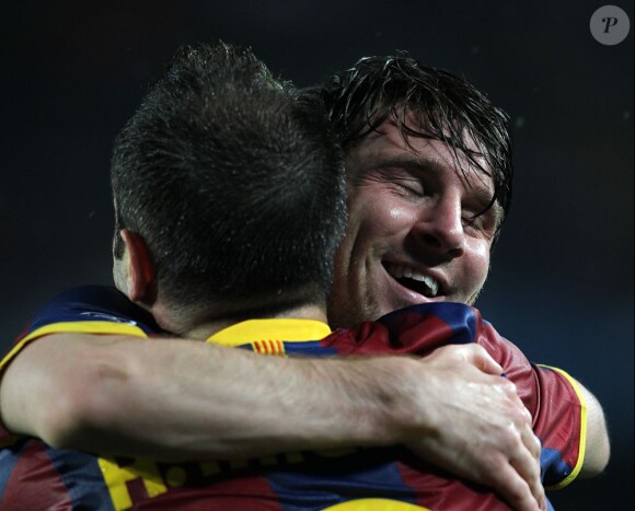 Andres Iniesta fête la victoire face au Real Madrid le 3 mai. Dans ses bras, Leo Messi. Les deux meilleurs joueurs du monde sont réunis.