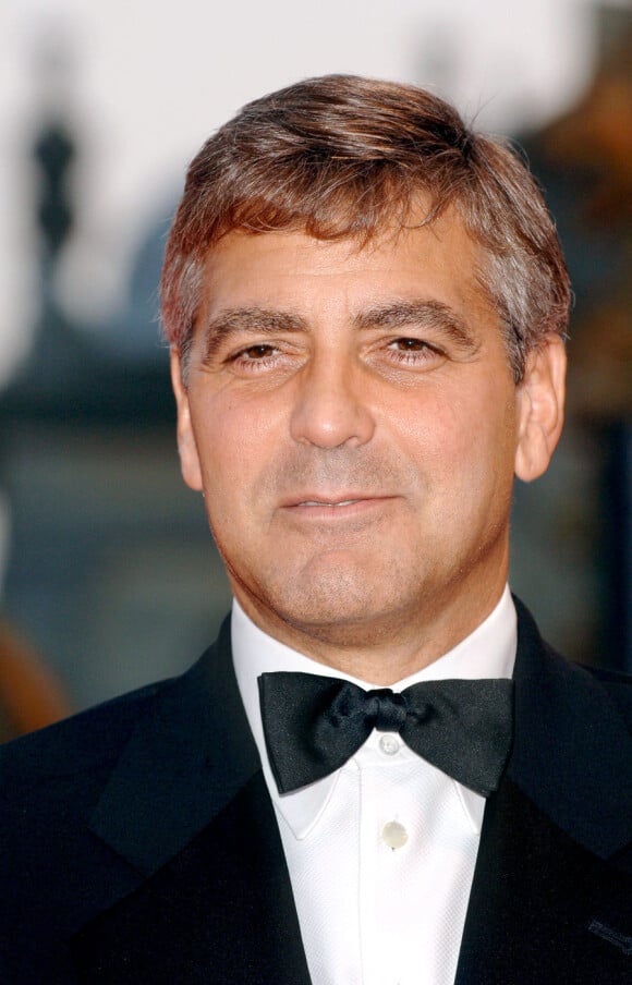 George Clooney et une drôle de coupe de cheveux au festival de Venise en 2005