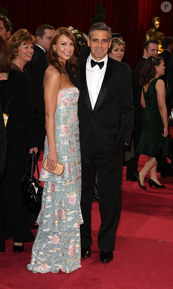 George Clooney et Sarah Larson en 2008 aux Oscars