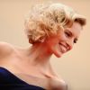 Karolina Kurkova sur le tapis rouge pour l'ouverture du Festival de Cannes