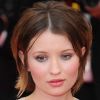La timide Emily Browning vient présenter le film Sleeping Beauty au Festival de Cannes, le 12 mai 2011.