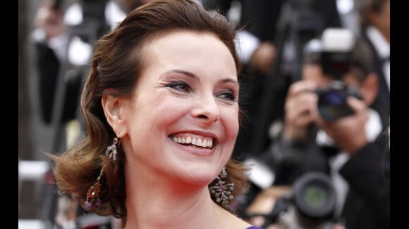 Cannes 2011 : Carole Bouquet éblouit le tapis rouge de Sleeping Beauty !