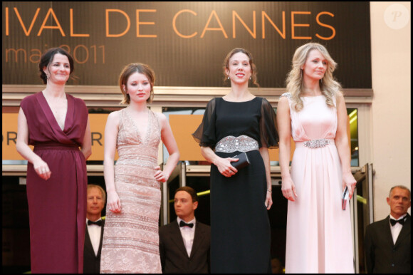 Emily Browning, l'héroïne de film en compétition, Sleeping Beauty, prend la pose en haut du Palais des festivals. Cannes, 12 mai 2011