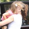 Jennifer Garner et sa fille Seraphina quittent le supermarché Gelson à Brentwood, Los Angeles, le 13 mai 2011