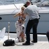 Après une journée avec son mari Gavin et ses fils, Kingston et Zuma,  Gwen Stefani rejoint un ami à l'Eden Roc. Antibes, 15 mai 2011