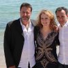 Philippe Chavreau, Joséphine de Meaux et Elie Semoun sur la plage du Majestic 64 à Cannes le 15 mai 2011