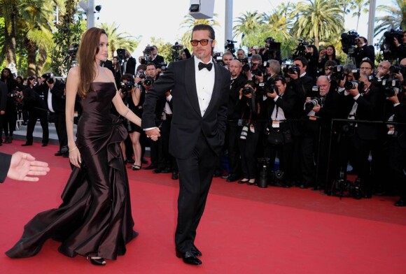 Brad Pitt et Angelina Jolie lors de la montée des marches de The Tree of Life, dans le cadre du 64e Festival de Cannes, le 16 mai 2011.