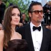 Brad Pitt et la sublime Angelina Jolie lors de la montée des marches de The Tree of Life, dans le cadre du 64e Festival de Cannes, le 16 mai 2011.