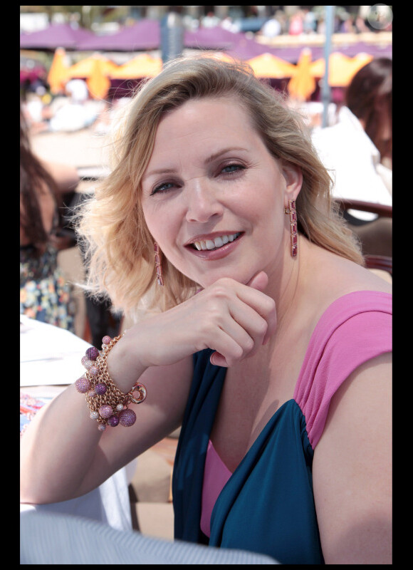 Nadja Auermann sur le ponton Martinez à Cannes le 17 mai 2011