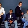 Hugh Laurie, Jesse Spencer, Omar Epps et Robert Sean Leonard dans Dr. House.