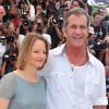 Mel Gibson et Jodie Foster lors du photocall du Complexe du castor au festival de Cannes le 18 mai 2011