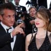 Sean Penn et Eve Hewson pour la montée des marches de This must be the place de Paolo Sorrentino, à Cannes, le 20 mai 2011.