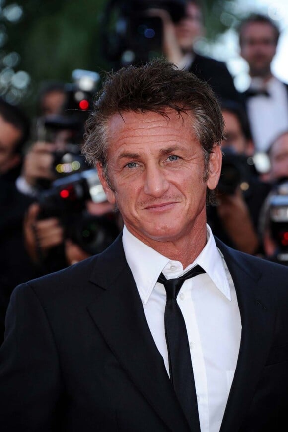 Sean Penn pour la montée des marches de This must be the place de Paolo Sorrentino, à Cannes, le 20 mai 2011.