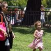 Jessica Alba passent une après-midi au parc avec sa fille Honor. Los Angeles, 21 mai 2011