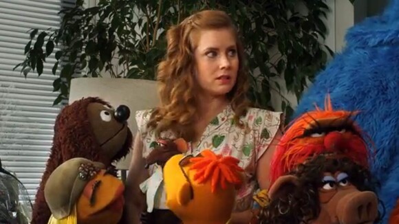 Amy Adams entourée des Muppets les plus dingues dans le délirant trailer !