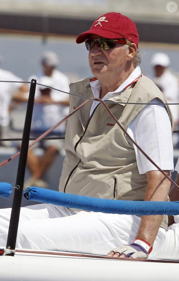 Le roi Juan Carlos d'Espagne en compétition au large de Majorque, en 2009